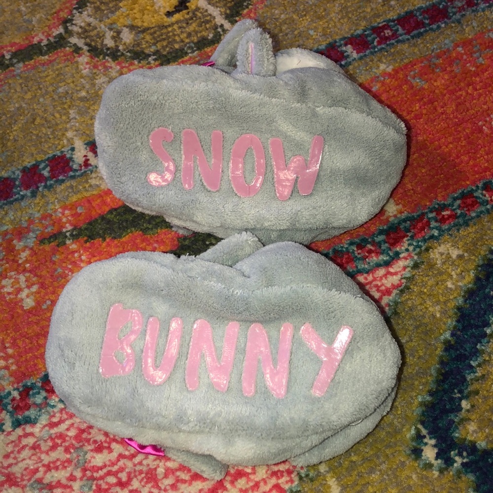 🧜🏼‍♀️3 for $15 item!🧜🏼‍♀️ kids slipper socks - Picture 2 of 2